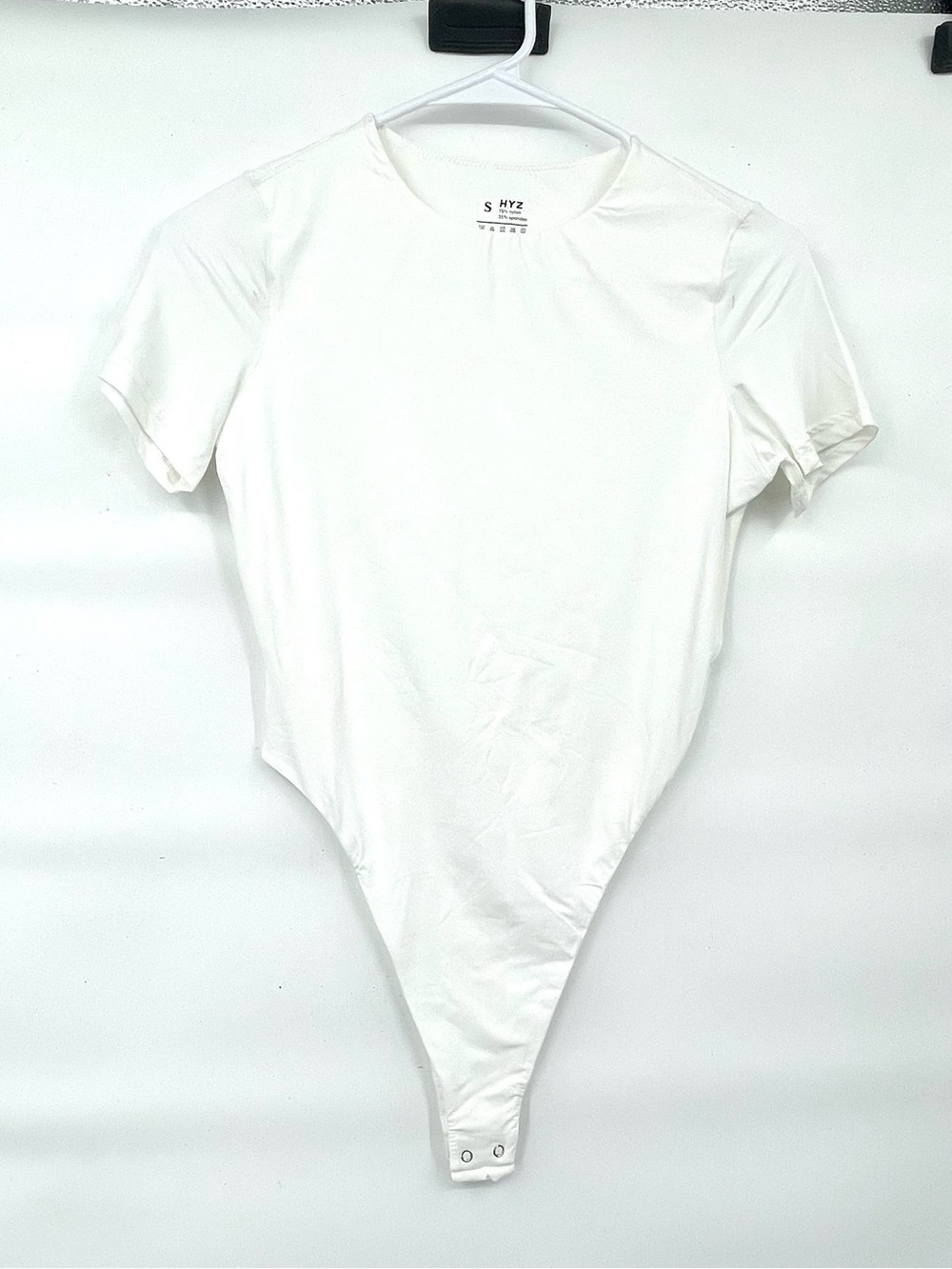 HYZ NWOT short sleeve white smoothing athletic bodysuit